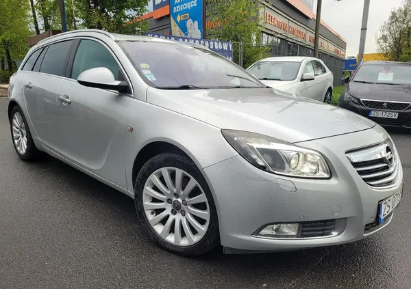 samochody osobowe Opel Insignia cena 24990 przebieg: 208000, rok produkcji 2009 z Szczecin